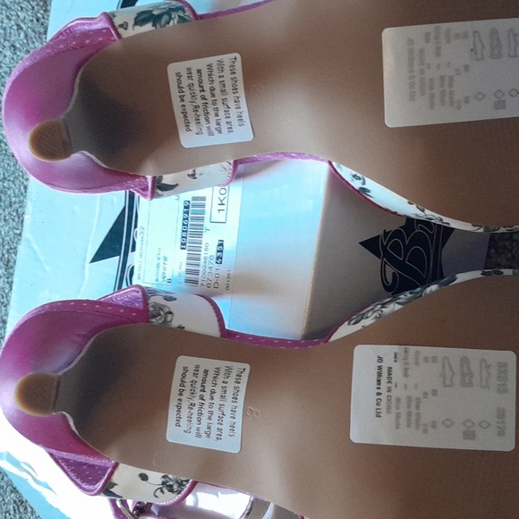 Never Worn. Joe Browns Floral Women's Shoes with Pink Accents - Picture 8 of 10